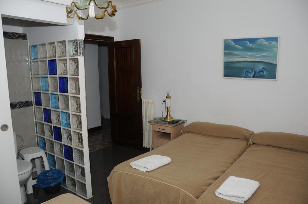 Pension Iglesias ซาราโกซา ภายนอก รูปภาพ