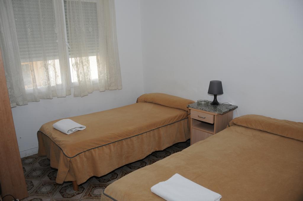 Pension Iglesias ซาราโกซา ภายนอก รูปภาพ